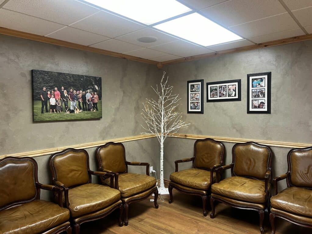 Dr. Laurence Palmer. General Dentist, Cosmetic, Restorative, Preventative, Family Dentist, Dental Implants, TMJ/TMD, Emergency Dentistry, Emergency Dentistry, Veneers, Teeth Whitening, Implant Restoration, Dentures, Restorative Dentistry. Dentist in Ogden, UT 84401. Top-notch dentist in Ogden, UT 84401